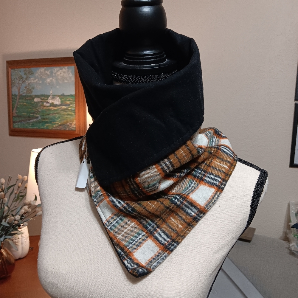 Scarfs - Picture 3 of 4